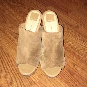 Dolce Vita fringe tan wedge!!